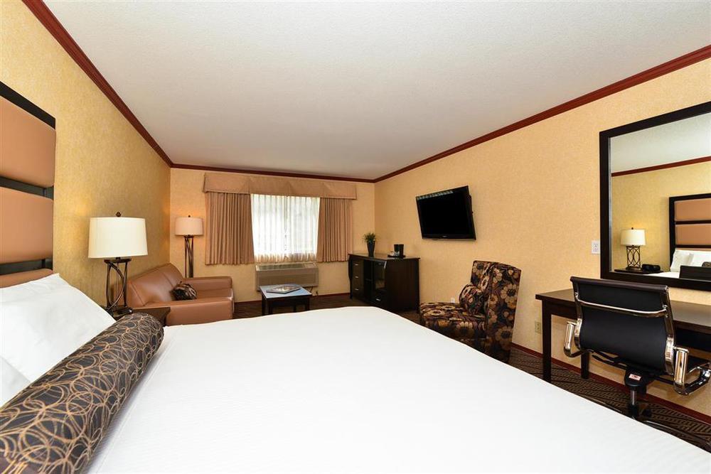 Prestige Inn Golden Room photo