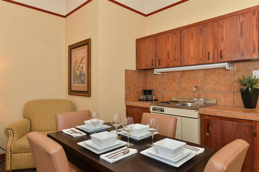 Prestige Inn Golden Room photo